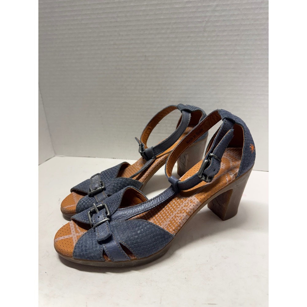 Art Company Blue Leather T-Strap Block Heel Sandals Made in Spain Size 38 7.5